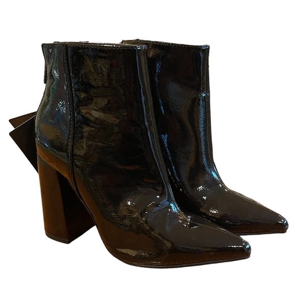 NTW!! Forever 21 Black Combass Bootie Size 5.5 - Picture 1 of 7